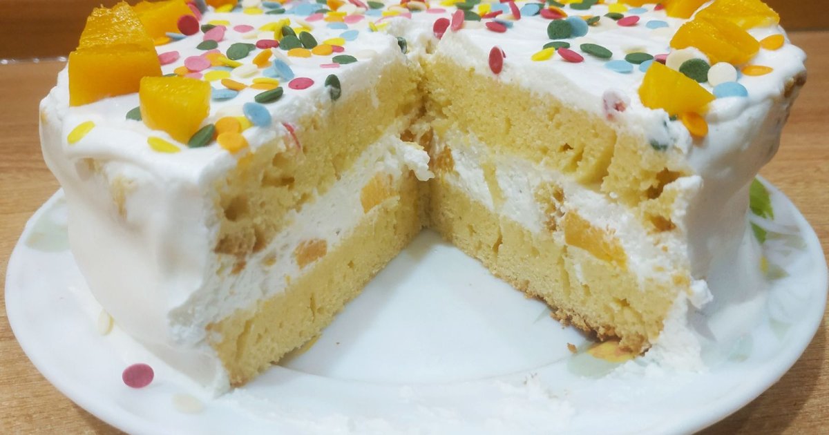 Торт с коржами и сгущенкой и бананами