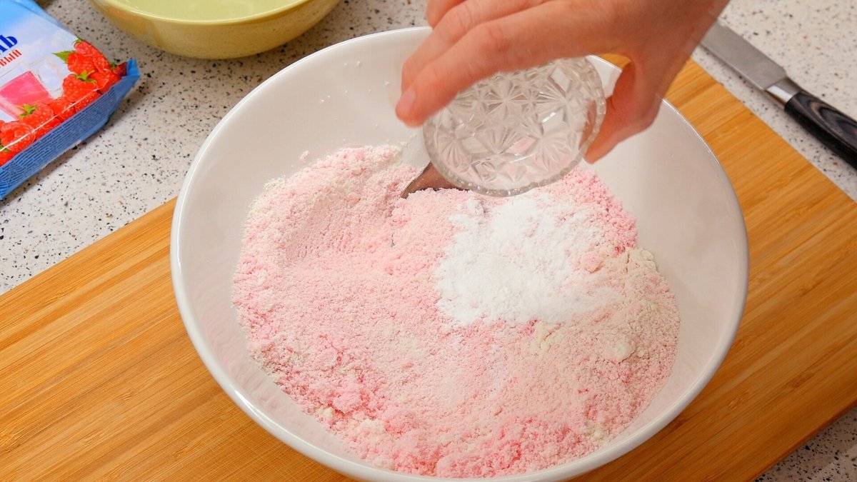 Шарлотка с фруктовом желе и шоколадом