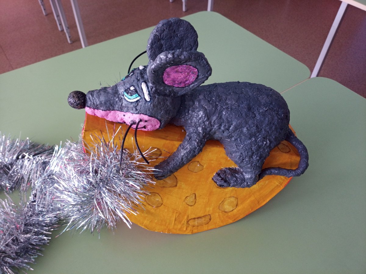 Игрушки из ниток и клея