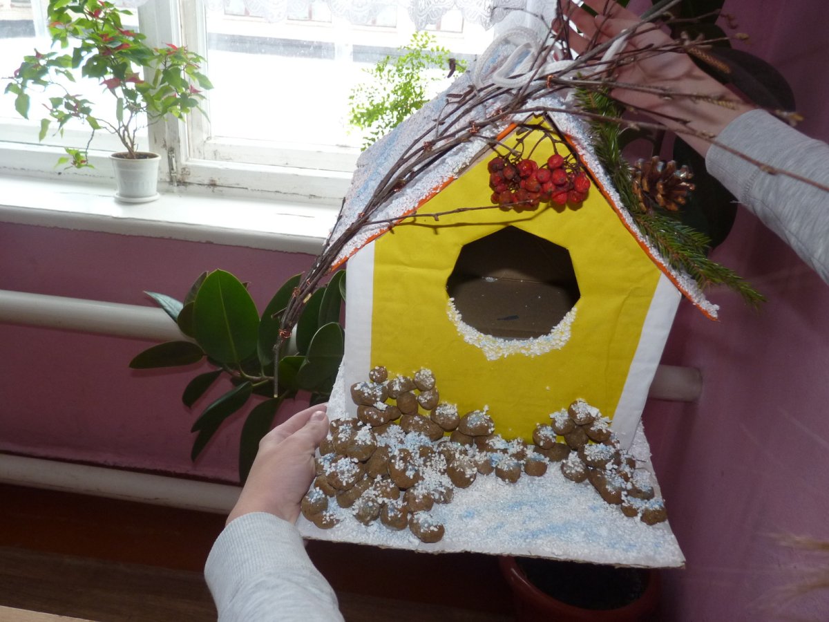Скворечник из коробки