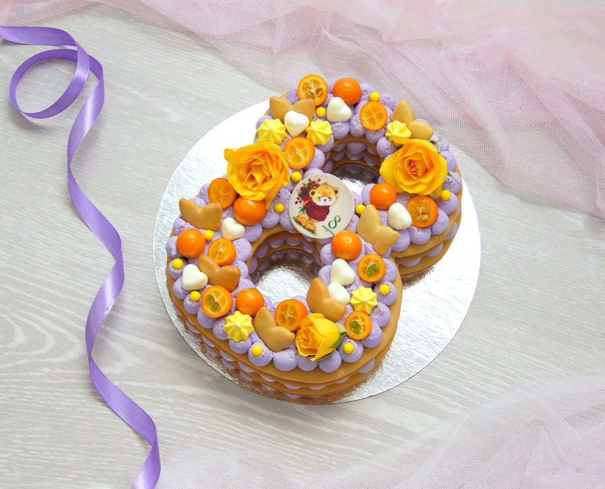 Цифра 8 из безе