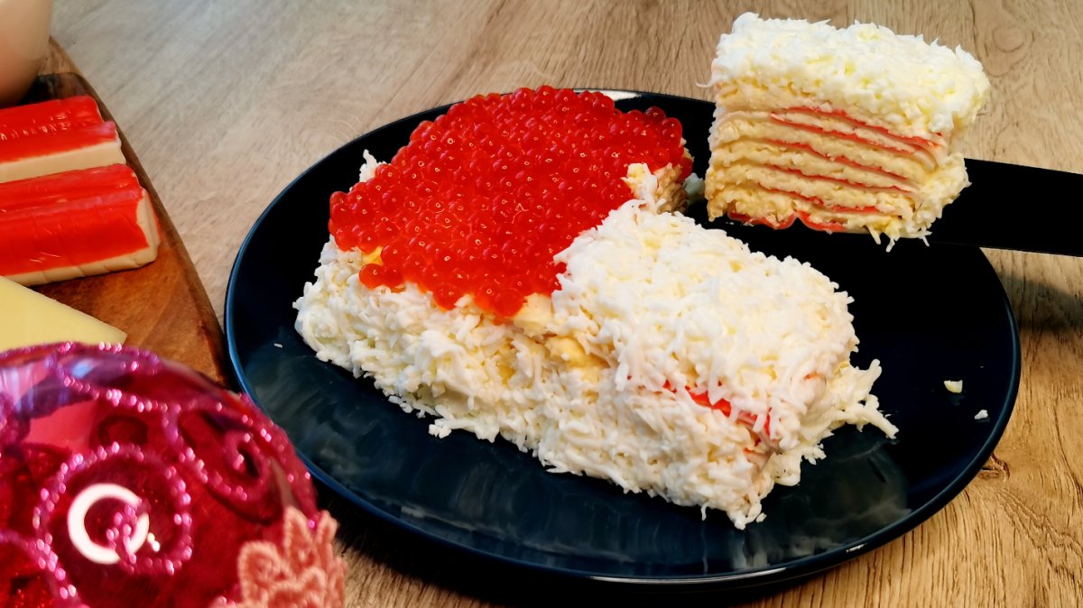 Торт с крабовыми палочками