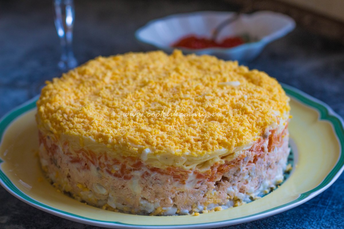 Салат нежный с крабовыми палочками