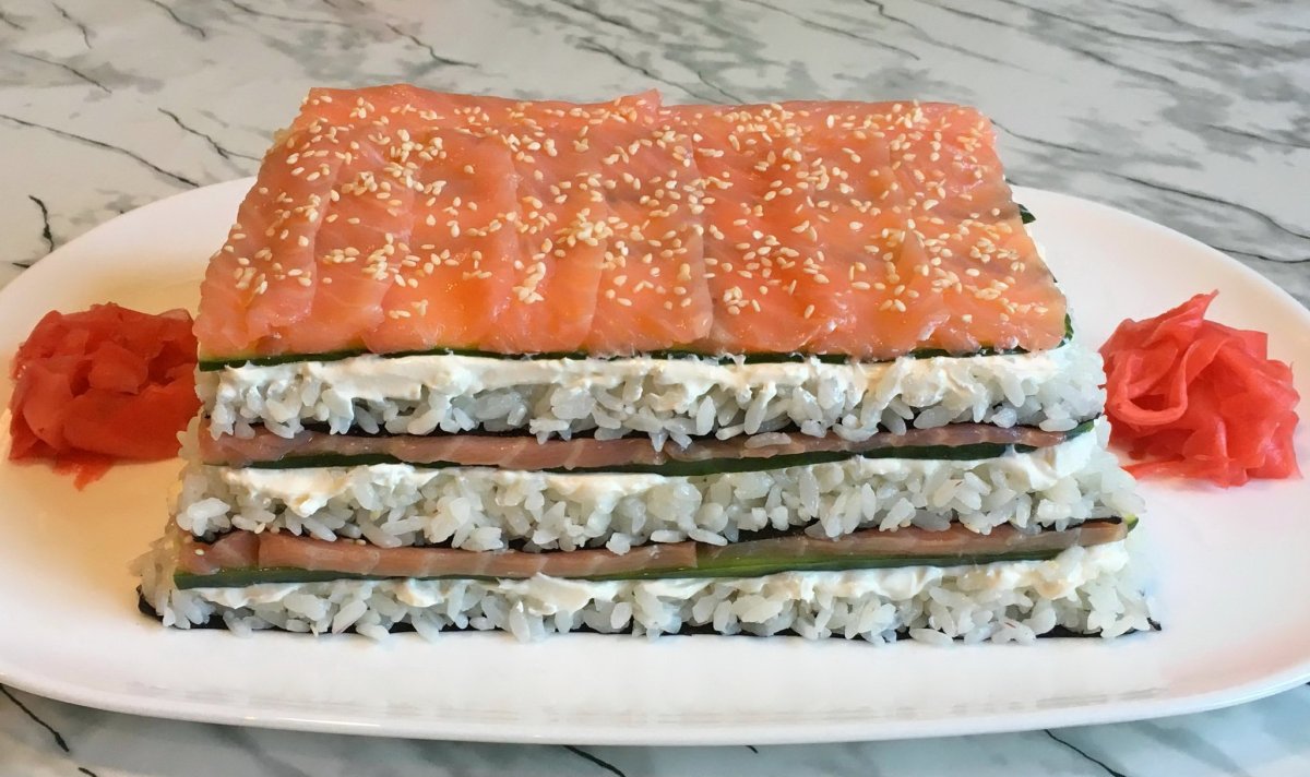 Закусочный торт ролл суши