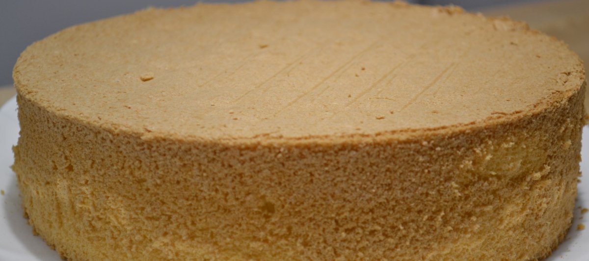 Морковный бисквит с грецкими орехами