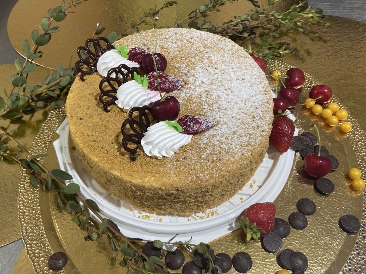 Медовый торт с сотами
