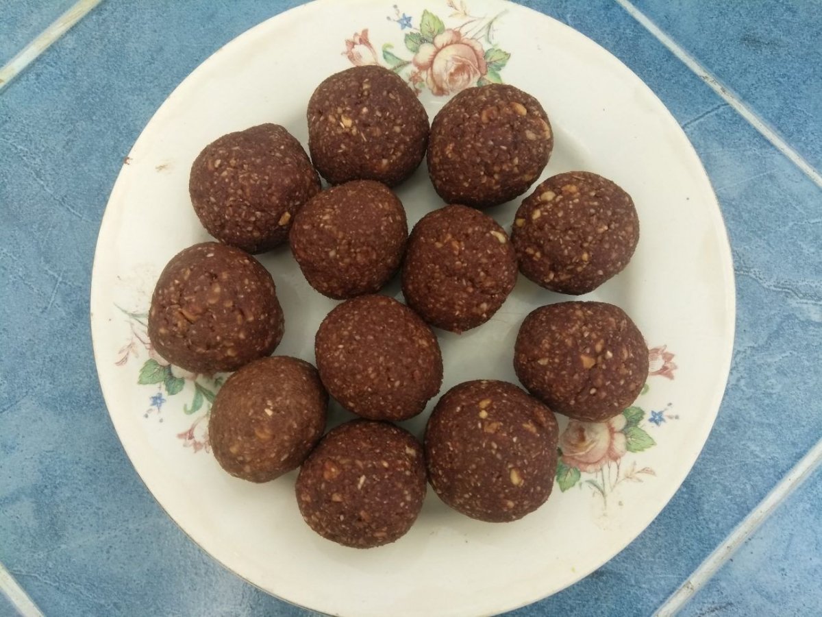 Конфеты из фиников и орехов