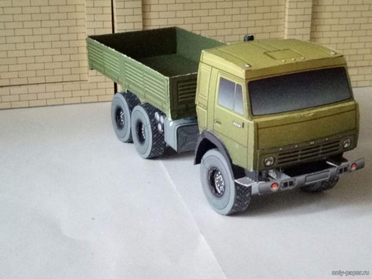 Военный КАМАЗ 5350 из бумаги развёртка