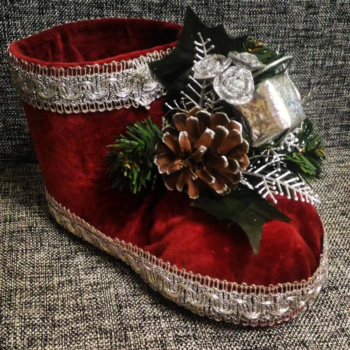 Новогодний башмачок из пластиковых бутылок