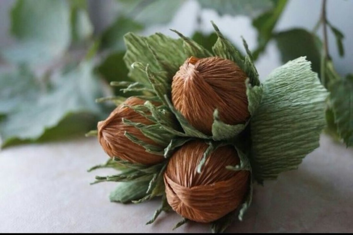 Орехи из гофрированной бумаги