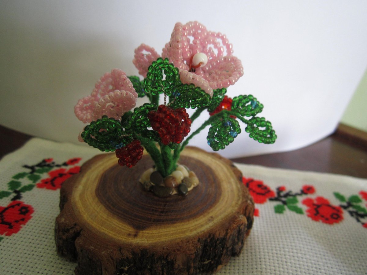 Классные поделки из бисера