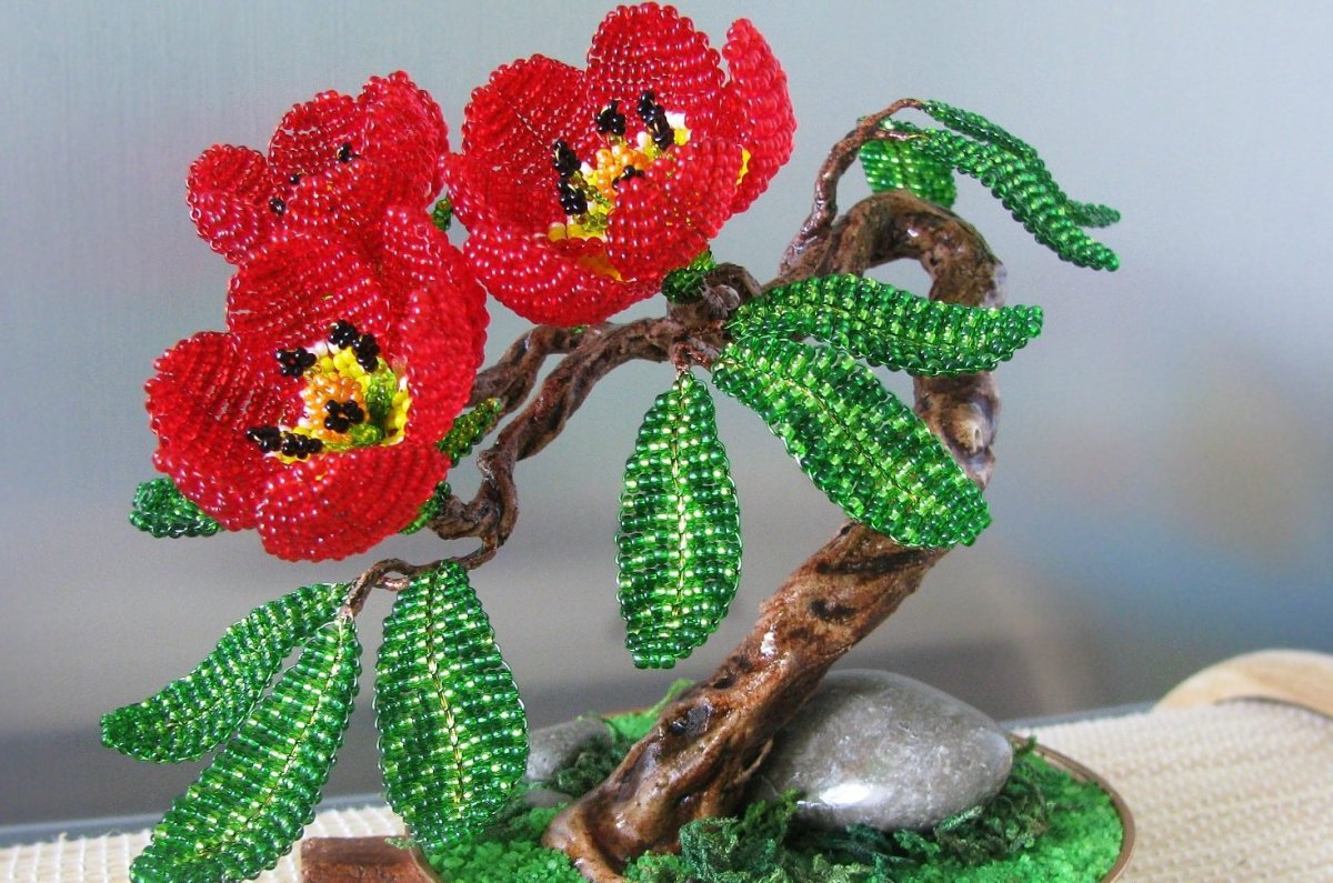 Красивые поделки из бисера