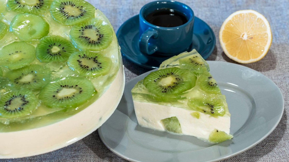 Пирог с киви в желе
