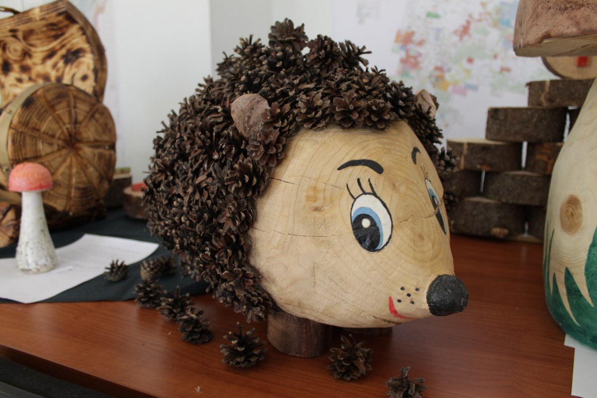Аппликация из карандашной стружки
