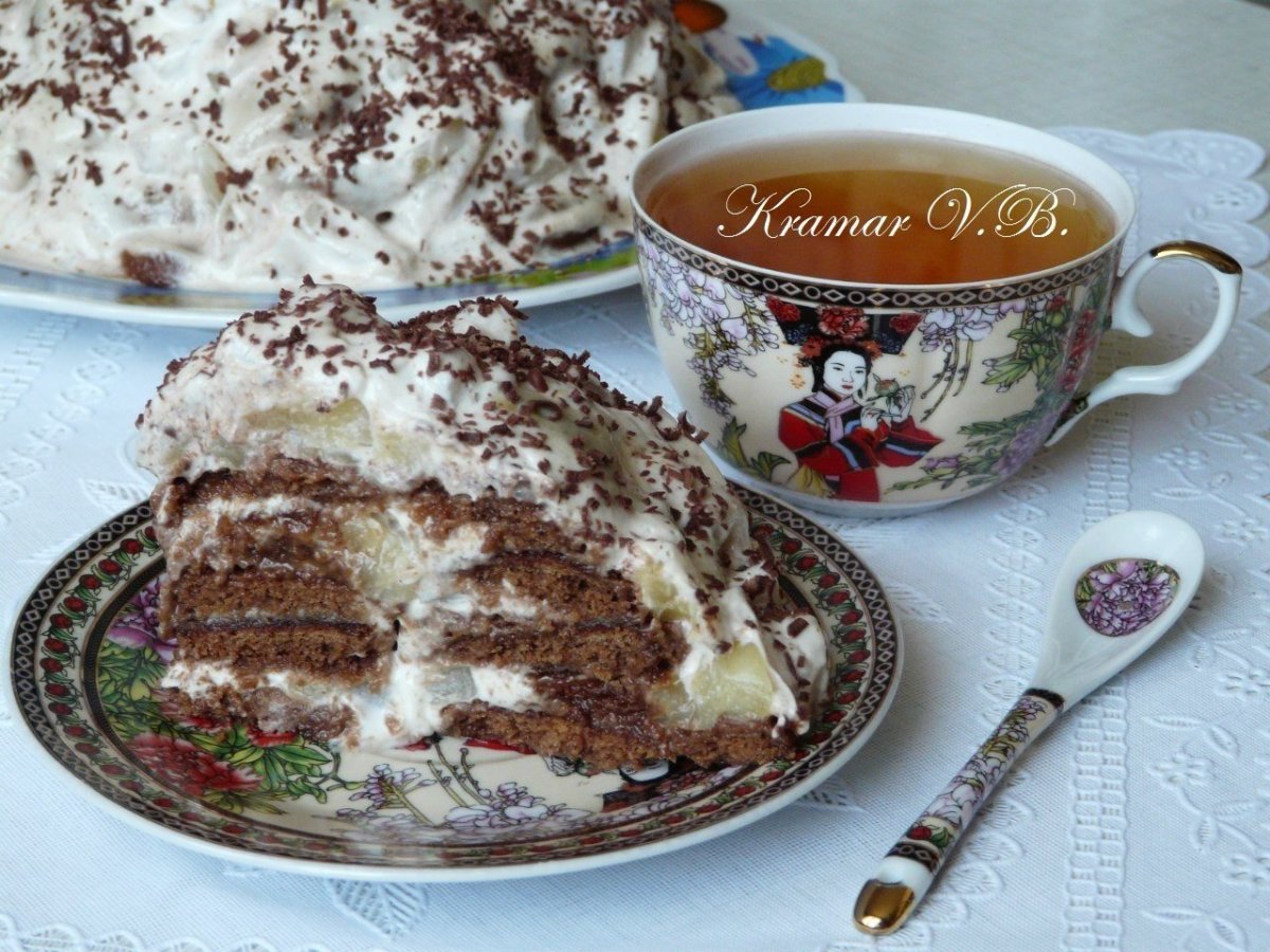 Торт из пряников с бананами и сметаной без выпечки