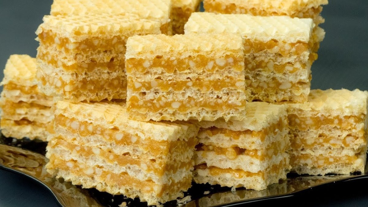 Пирожное из вафельных коржей