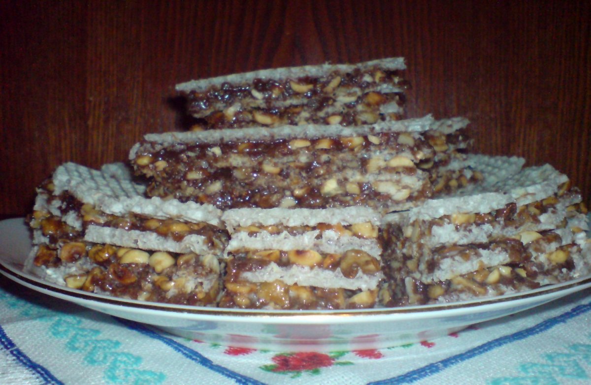 Торт Лакомка с вареной сгущенкой