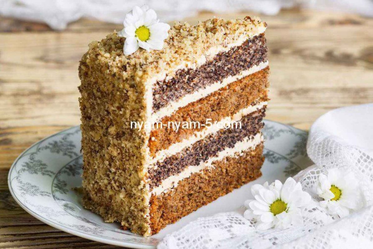 Торт из крекера и киви без выпечки