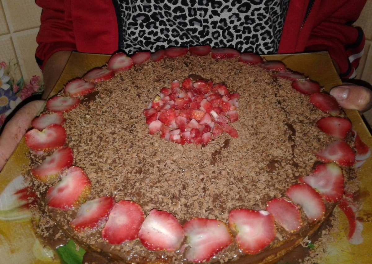 Торт с коржами и сгущенкой и бананами