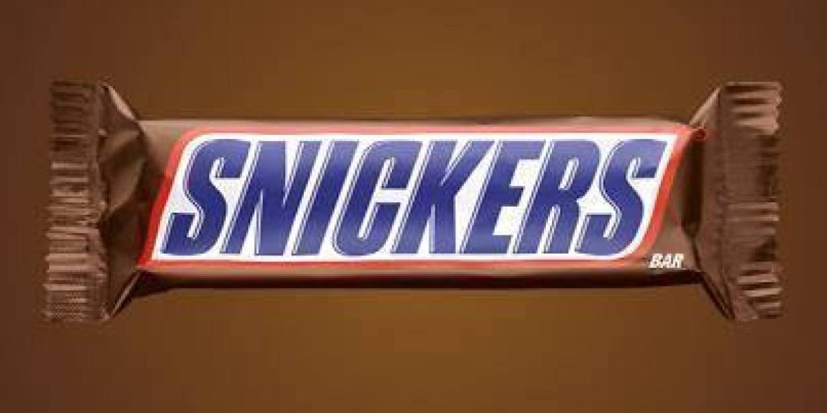 Надпись snickers