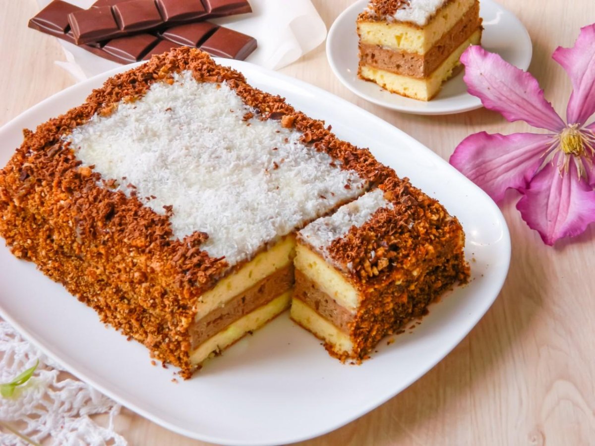 Крем со сгущёнкой для торта с бисквитными коржами