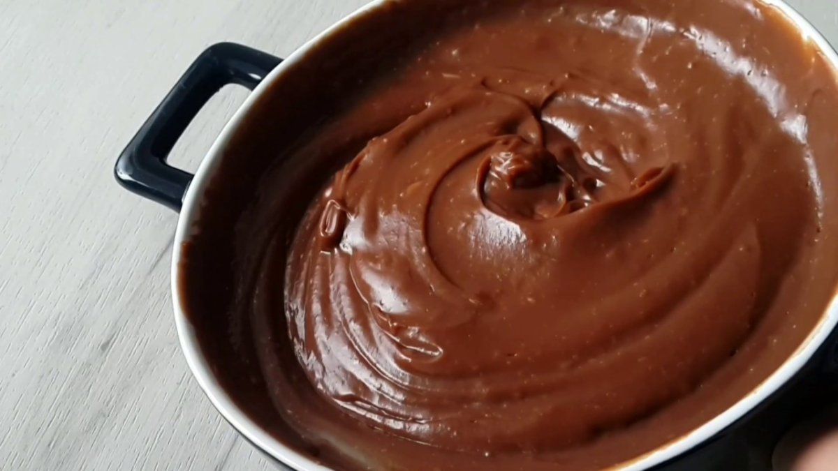 Шоколадный торт с заварным кремом