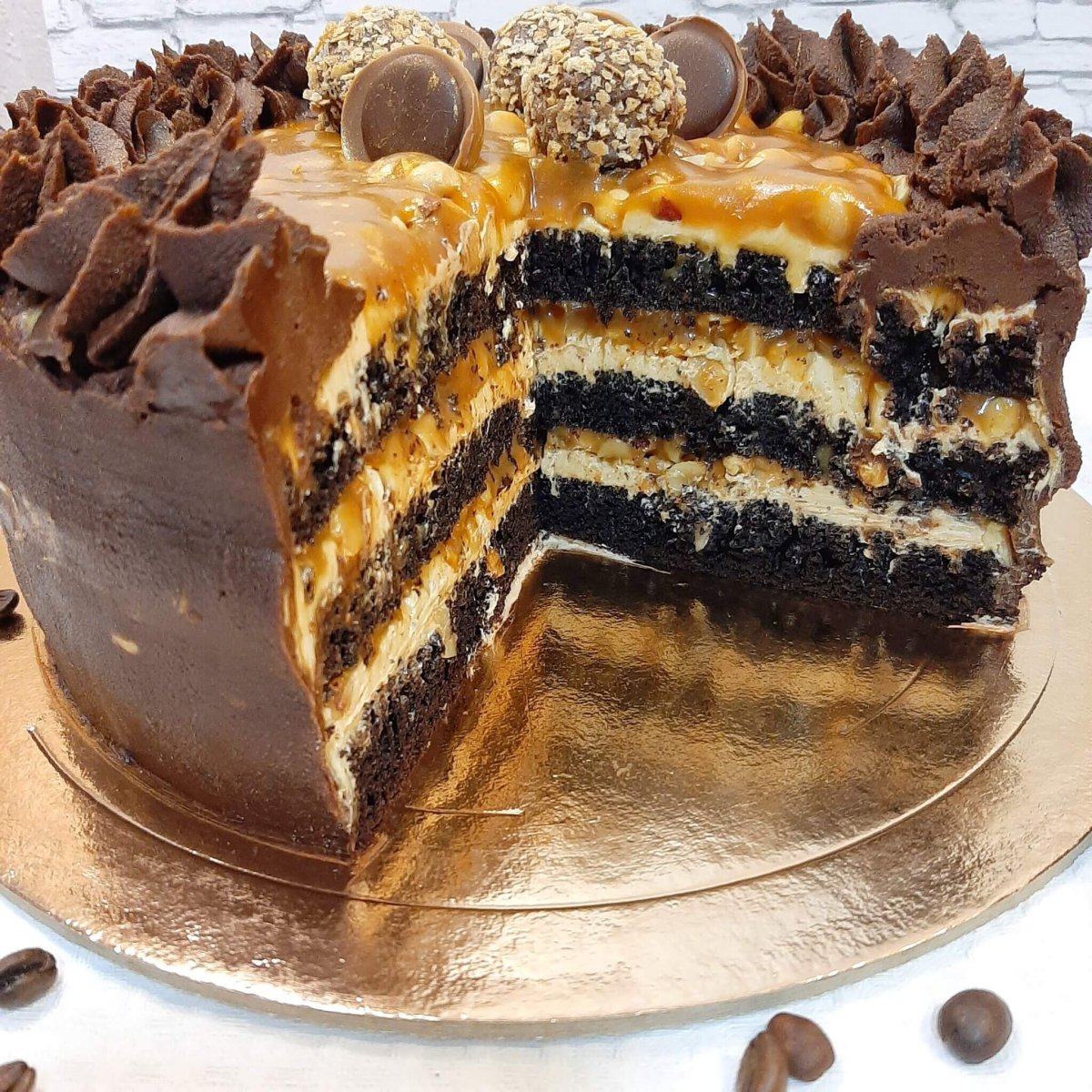 Торт с коржами и сгущенкой