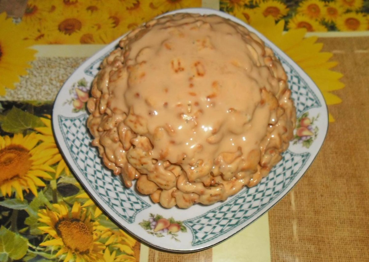 Торт с киви и крекером рыбки
