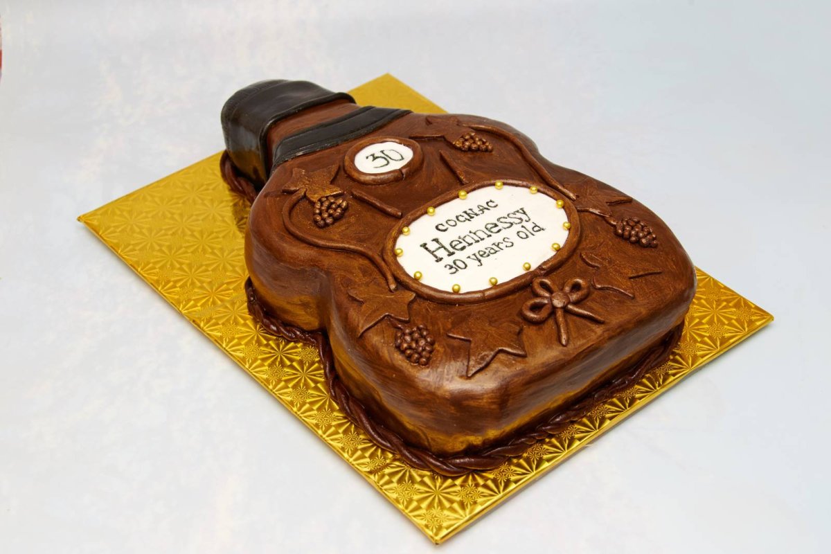 Торт бутылка коньяка