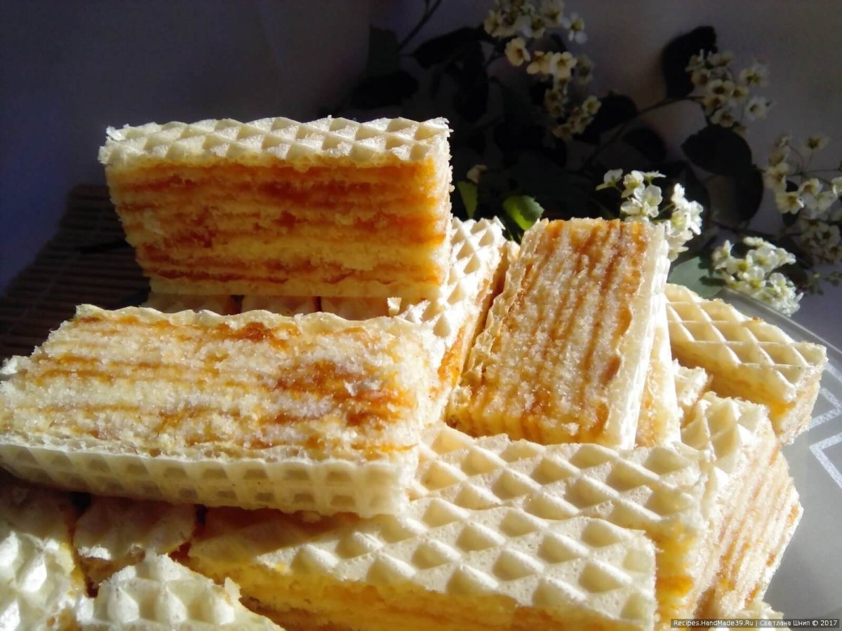 Торт из вафельных коржей с фруктами