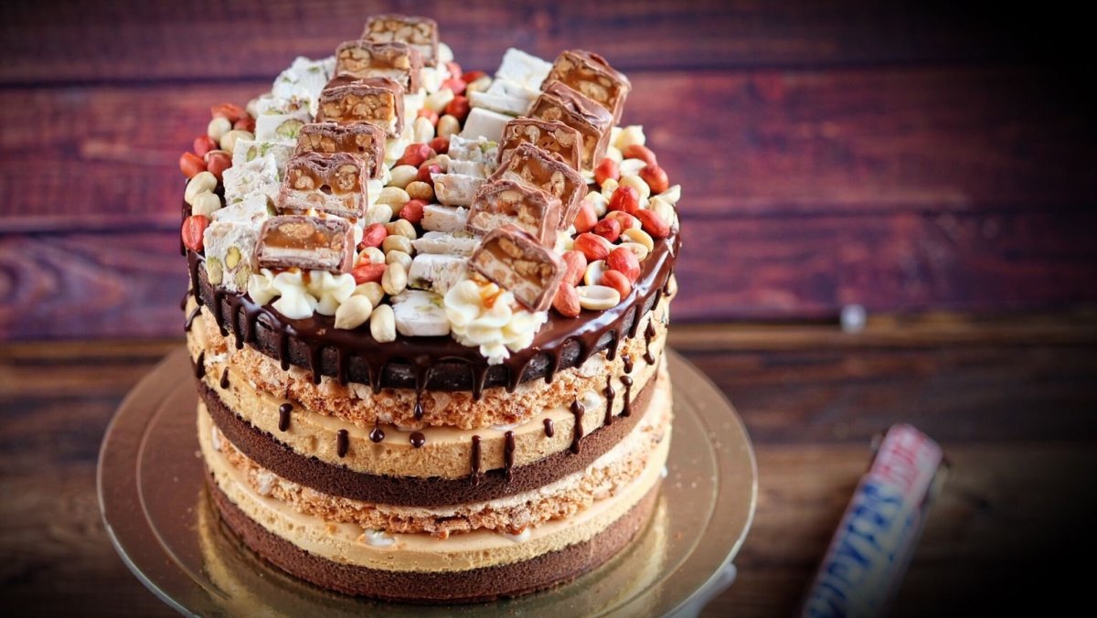 Snickers Cake