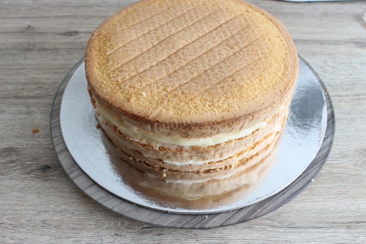 Торт с коржами и сгущенкой