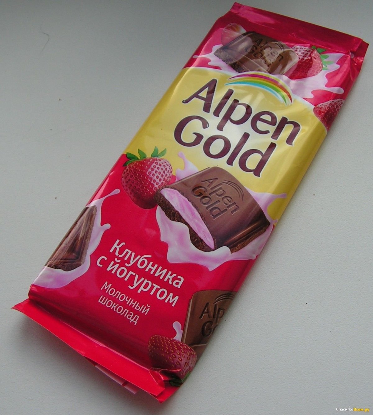 Клубничная шоколадка Альпен Гольд