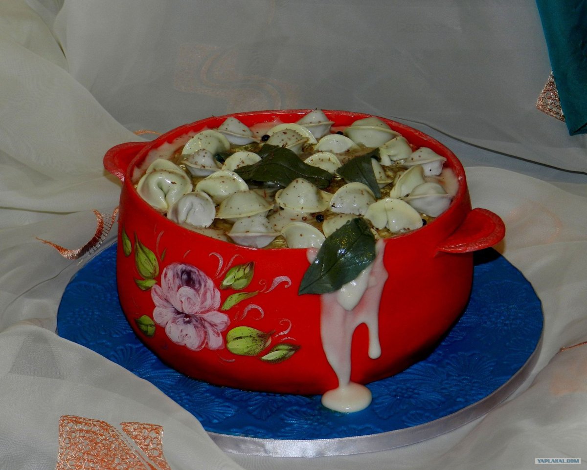 Пельмени в кастрюле