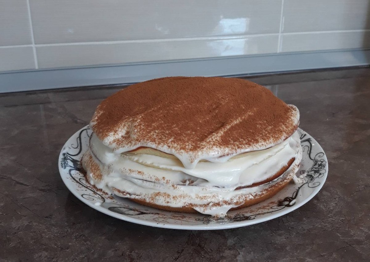 Торт сметанник с черносливом и грецкими орехами