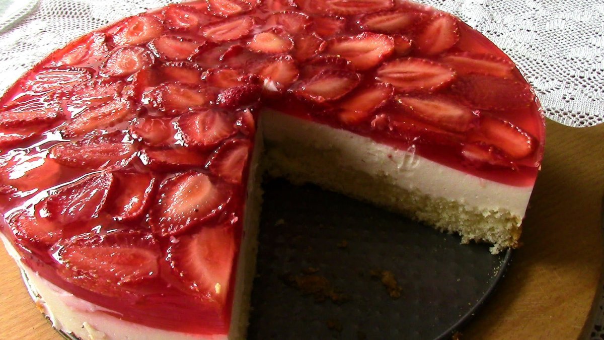Strawberry Mousse Cake
