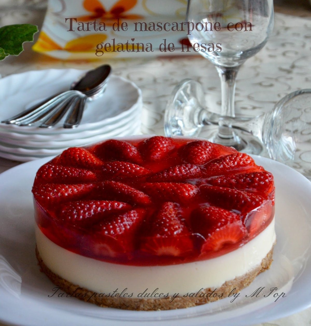 Торт с клубничным муссом и желе