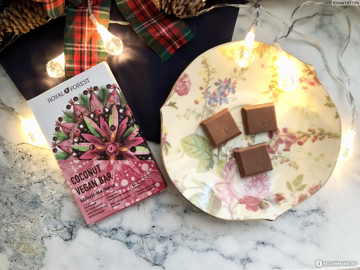 Шоколад Royal Forest White Vegan Raspberry Coconut Bar,50г