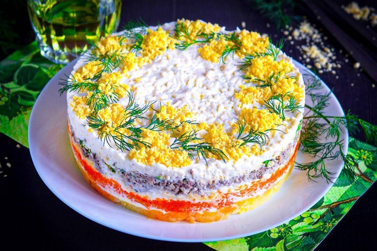Салат Диана с печенью трески и рисом