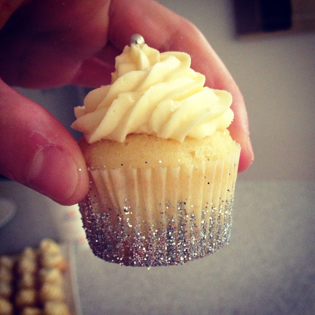 Блестки съедобные сердца золото Edible Gold Hearts Rainbow Dust, 2 гр.