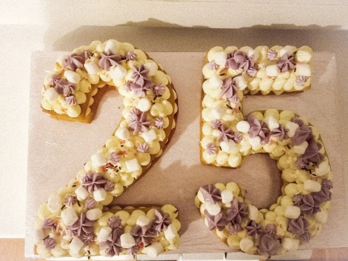 Торт 25 лет цифры