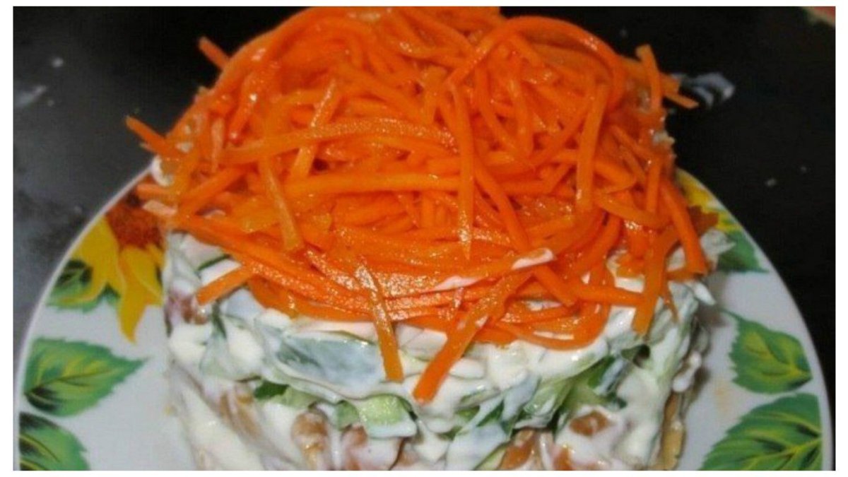 Салат с горбушей соленой