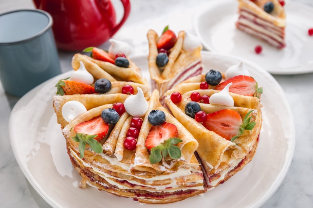 Блинный торт с фисташками