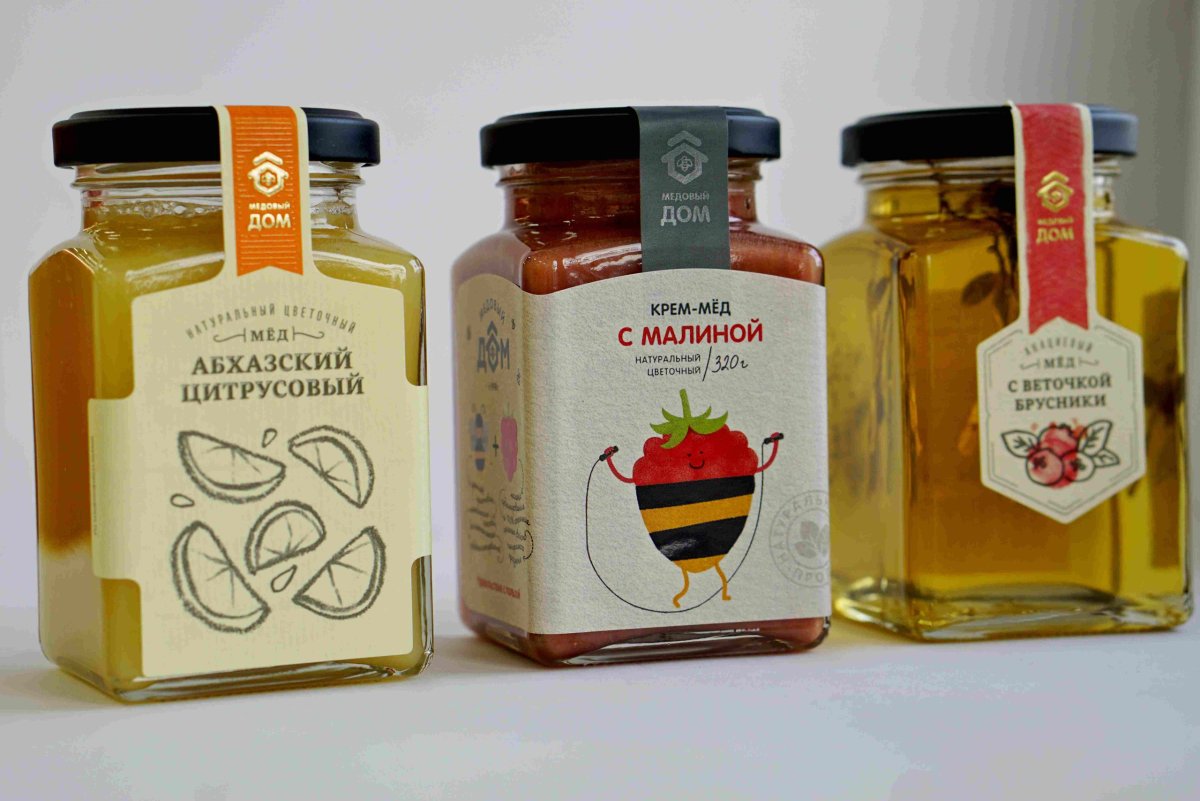 Мед с цельными кедровыми орешками / 220 г Сибирский кедр