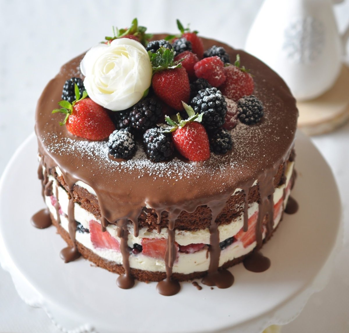 Клубничное конфи и лимонный курд в торте