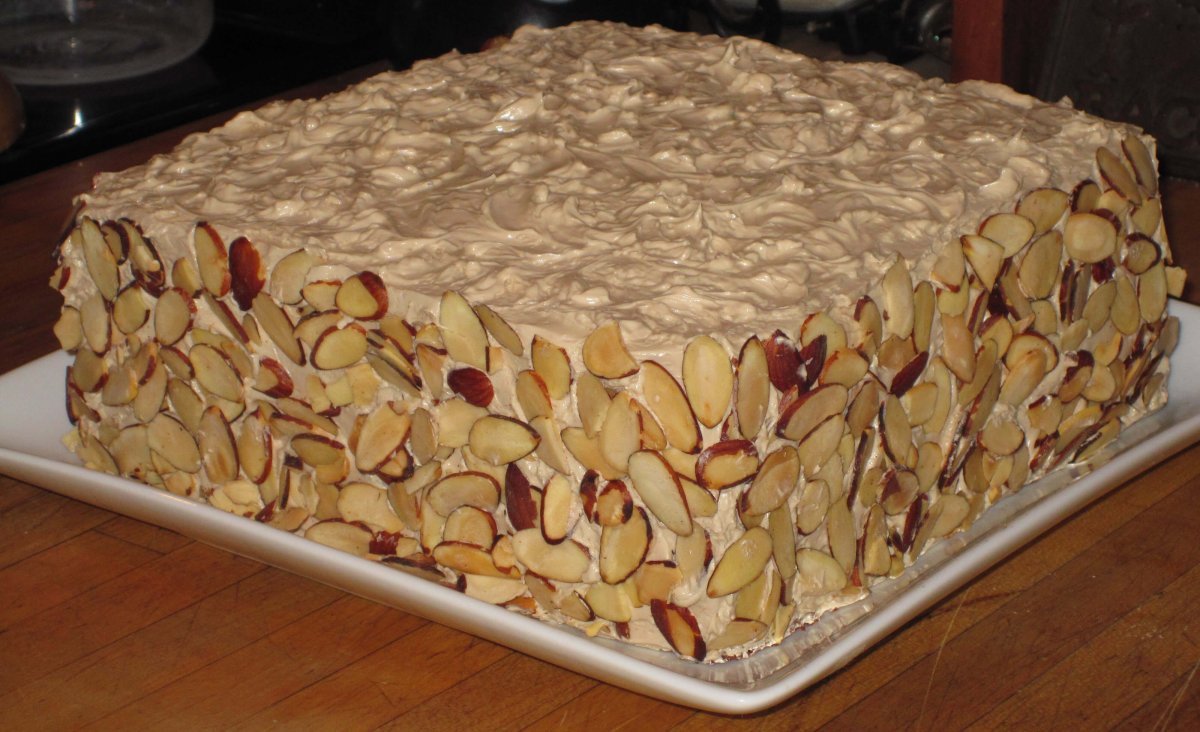 Торт Лакомка со сгущенкой