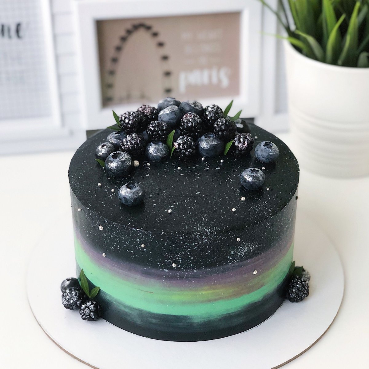 Торт с короной для мальчика