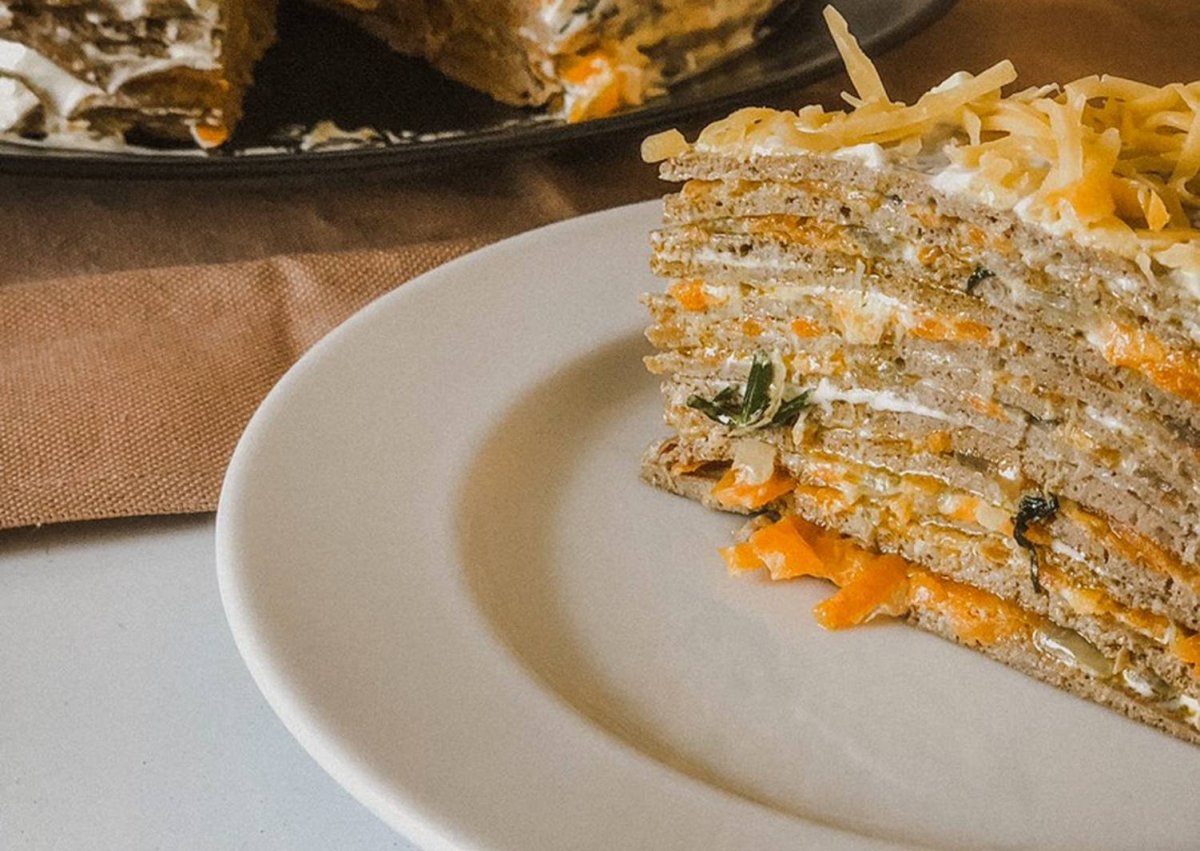 Пирог из печени слоями с морковкой и луком