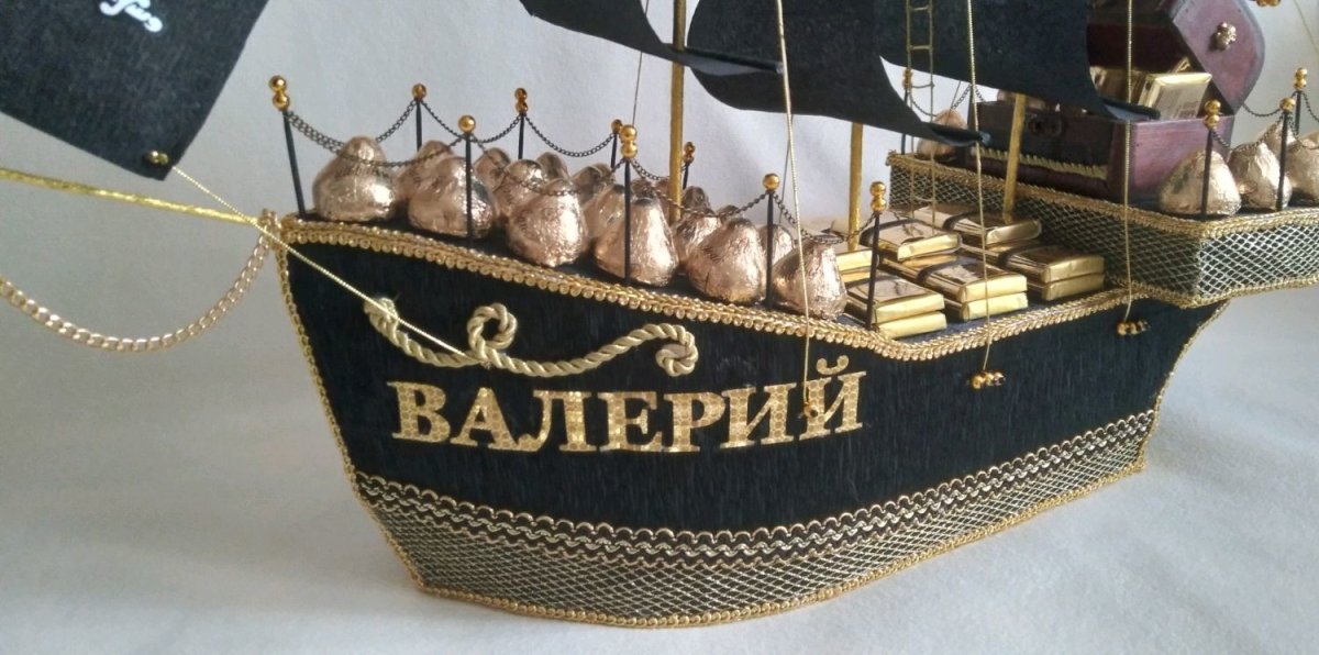 Букет в виде корабля для мужчины