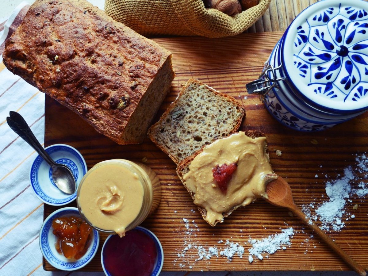 Хлебцы с арахисовой пастой